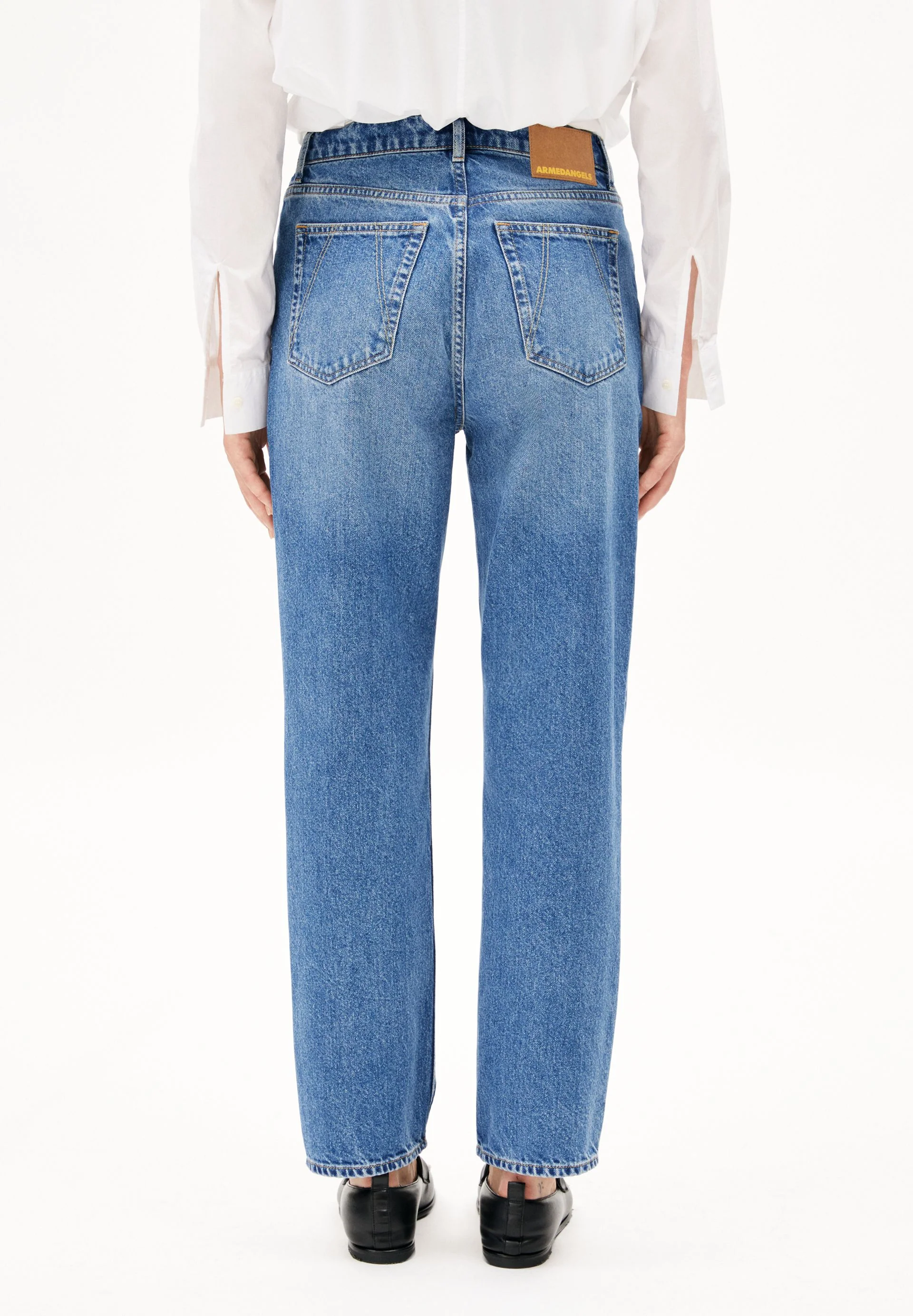 AAIKALA HIGH WAIST STRAIGHT JEANS | crunchy - Image 2