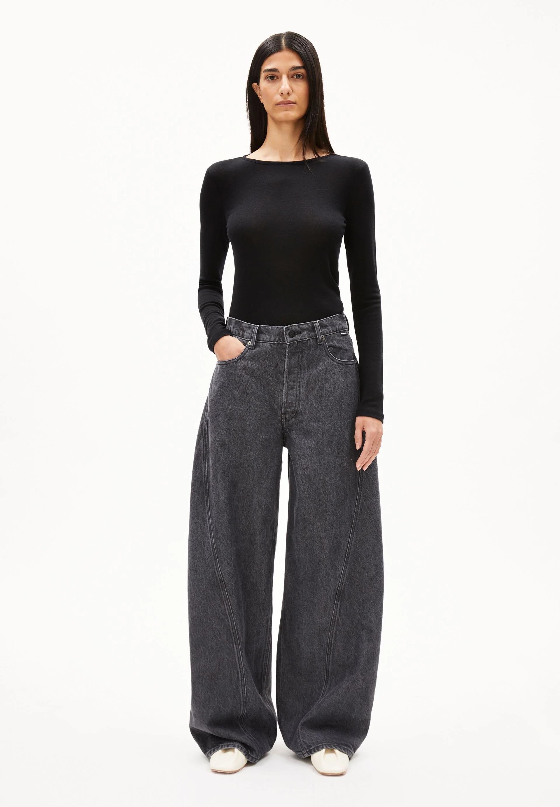 AALTHEA MID WAIST BARREL JEANS | corno - Image 5
