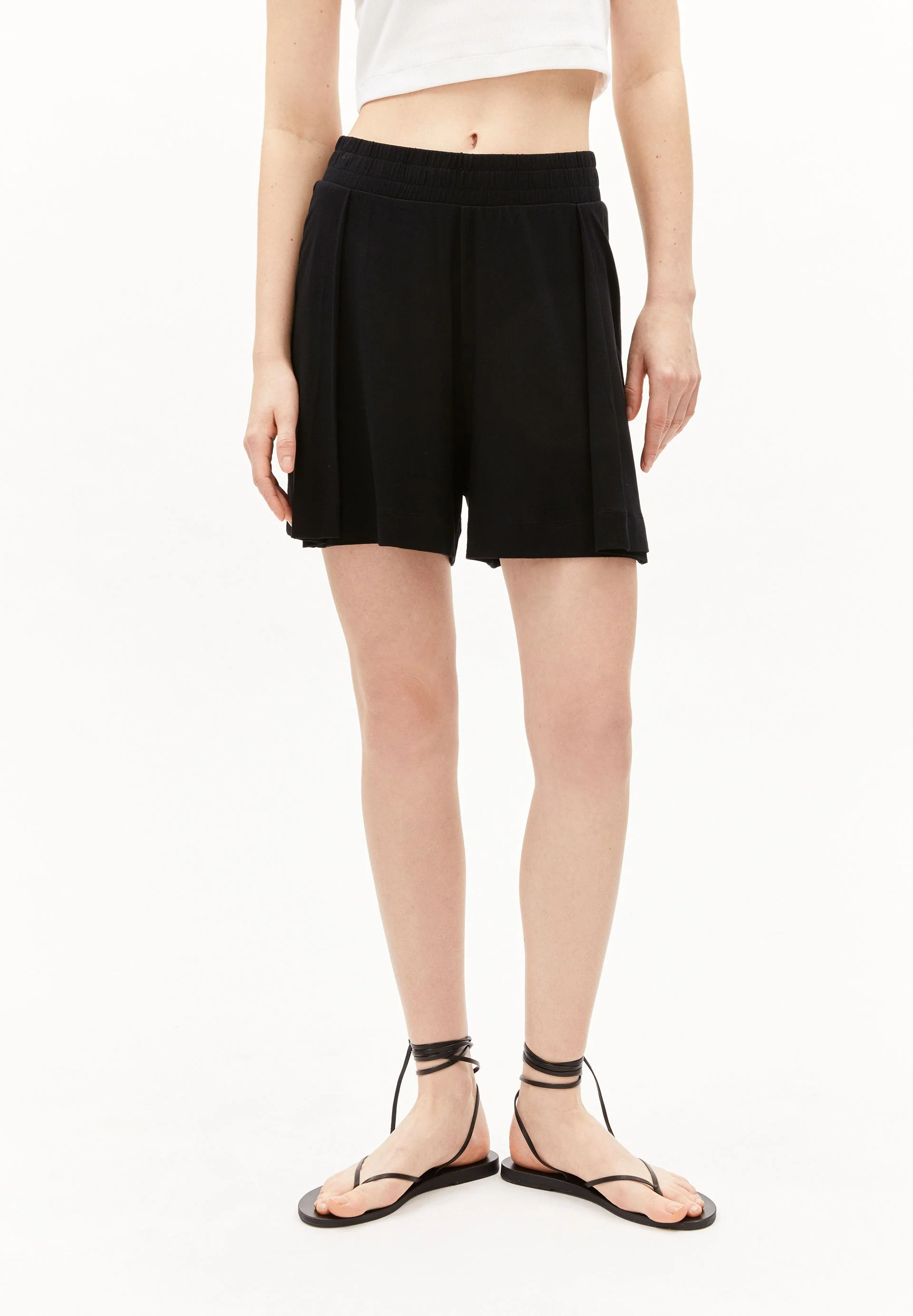 AAREZU | black