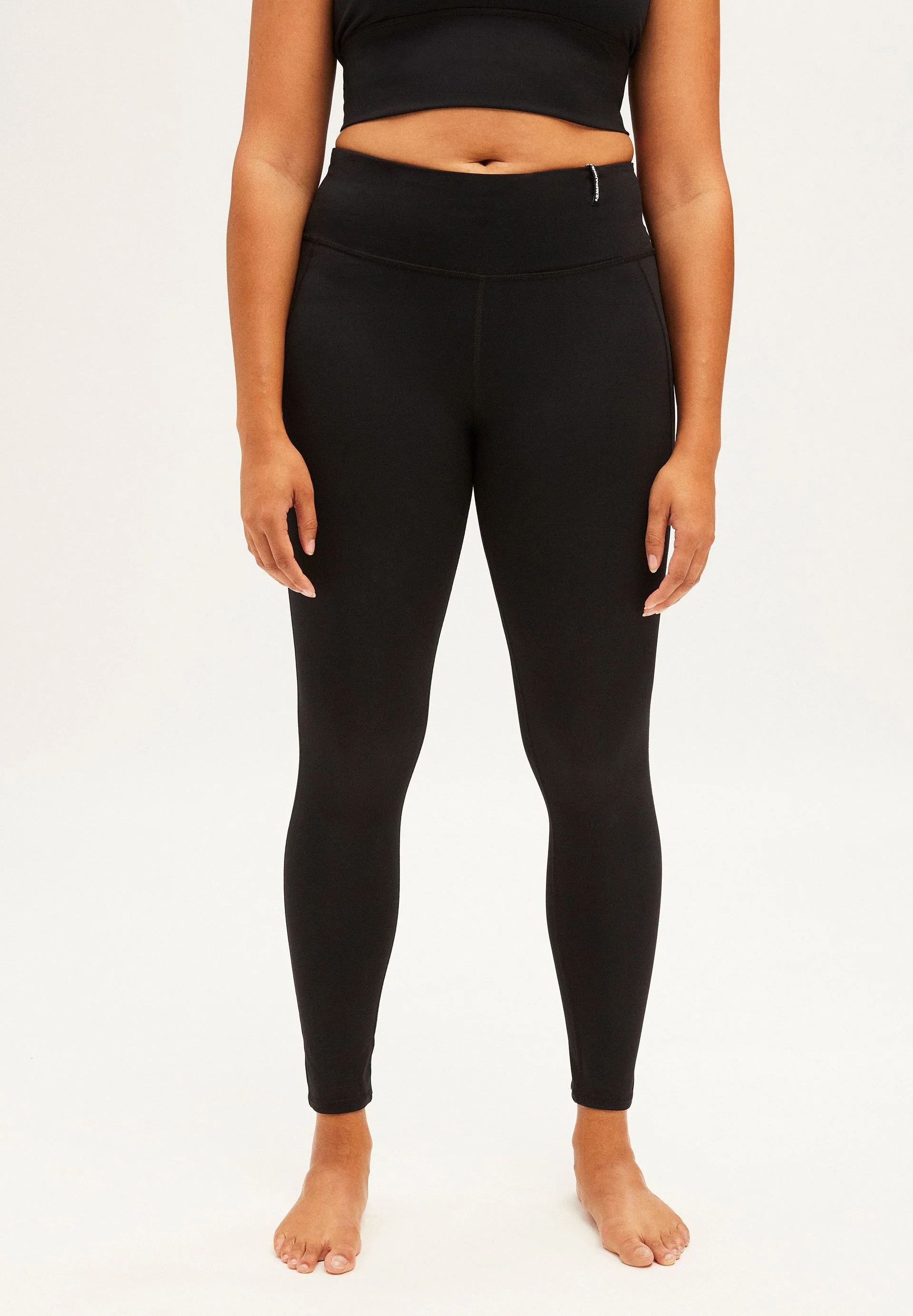AASANA LI | black