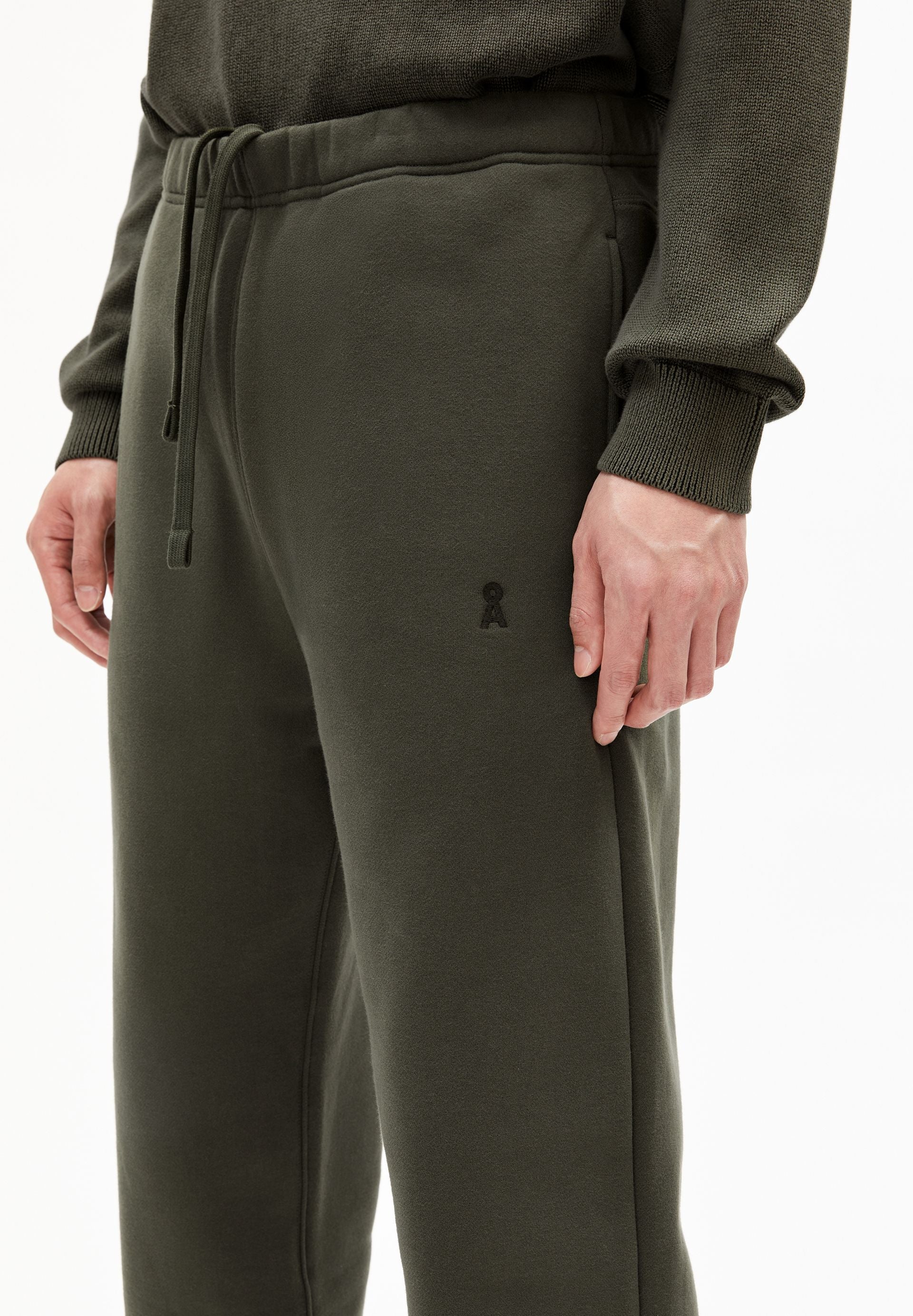 BAASTI FLEECE SWEATHOSE | forest pine - Image 3