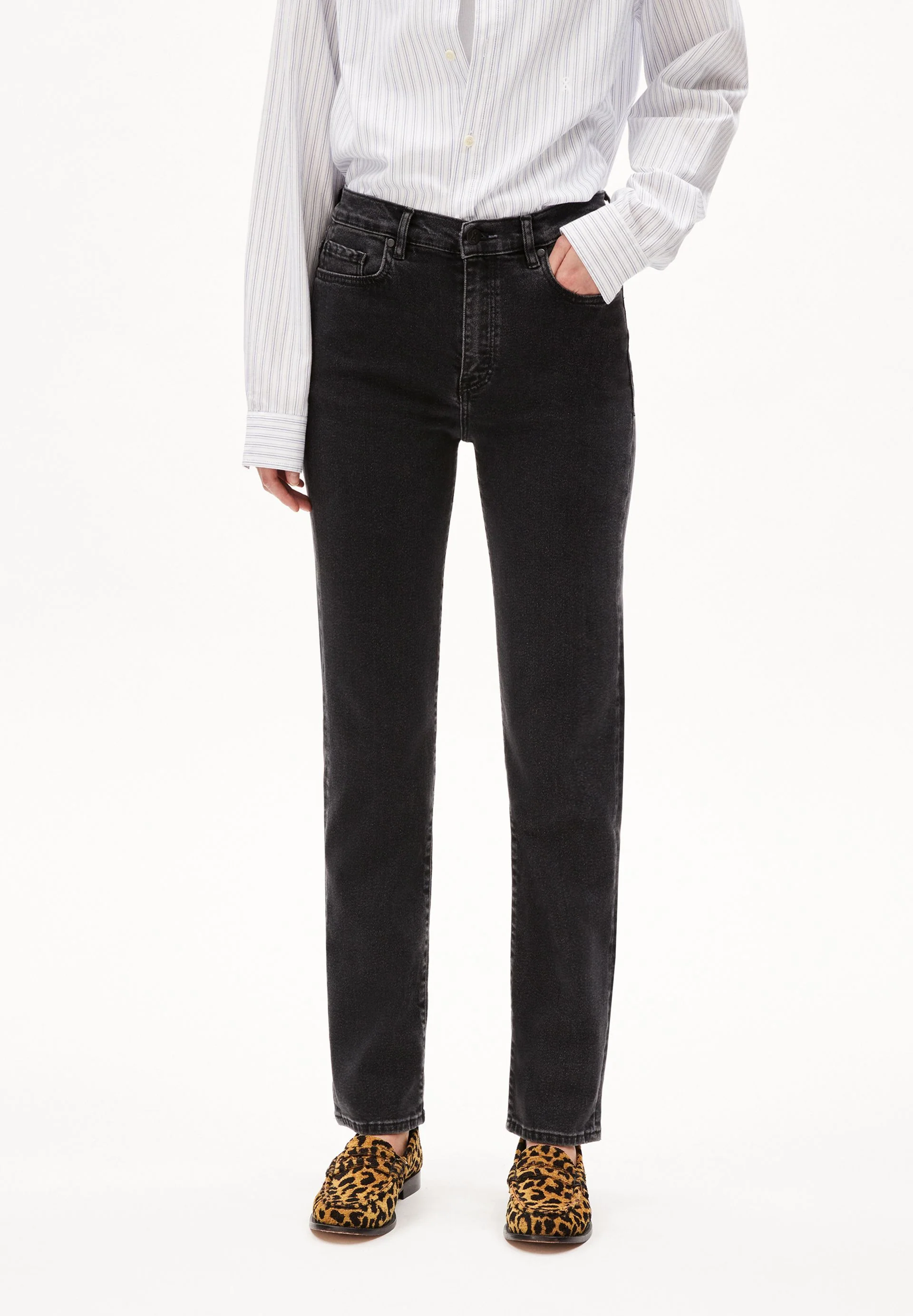 CARENAA MID STRAIGHT JEANS | true ebony black