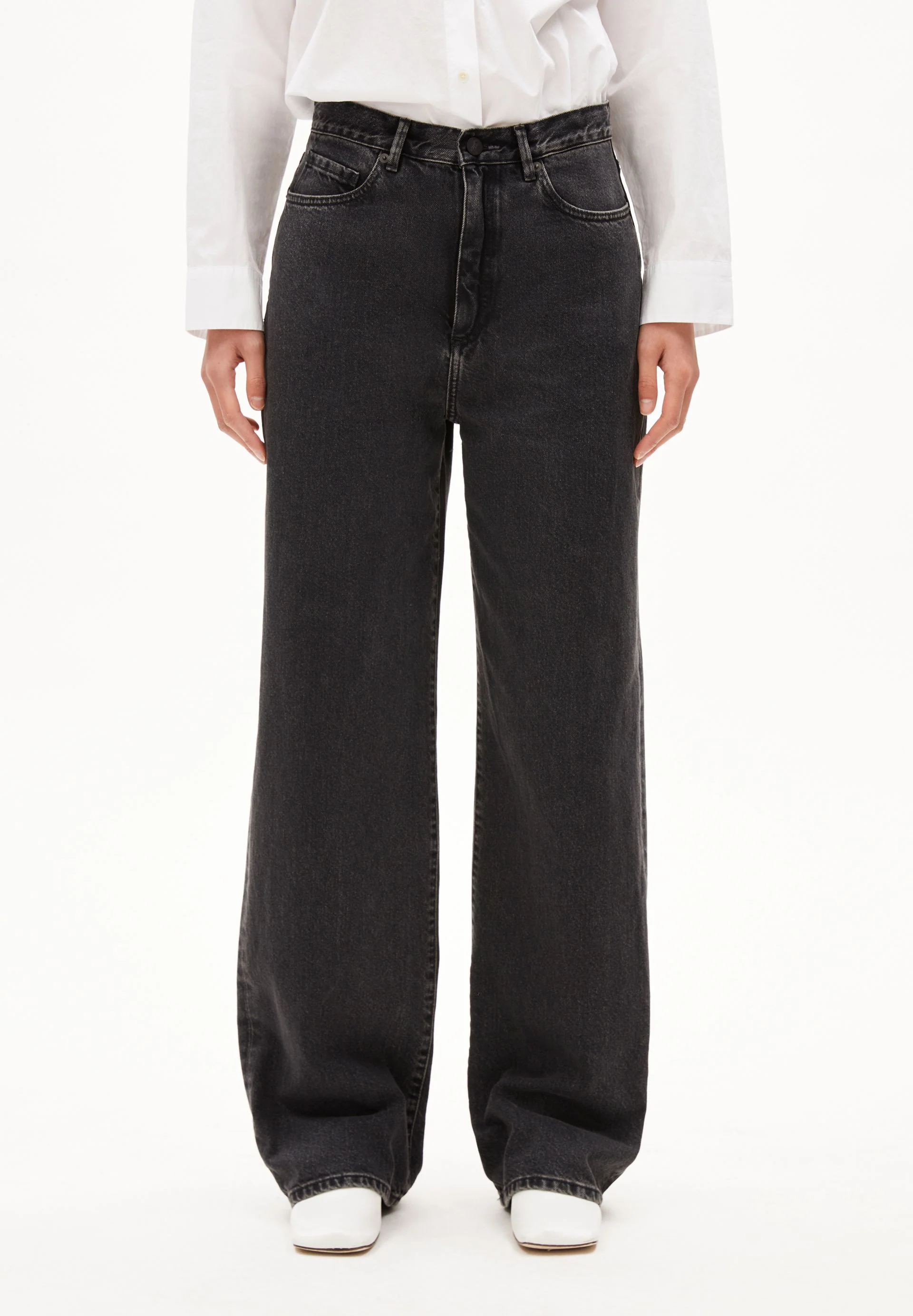 ENIJAA | ebony black