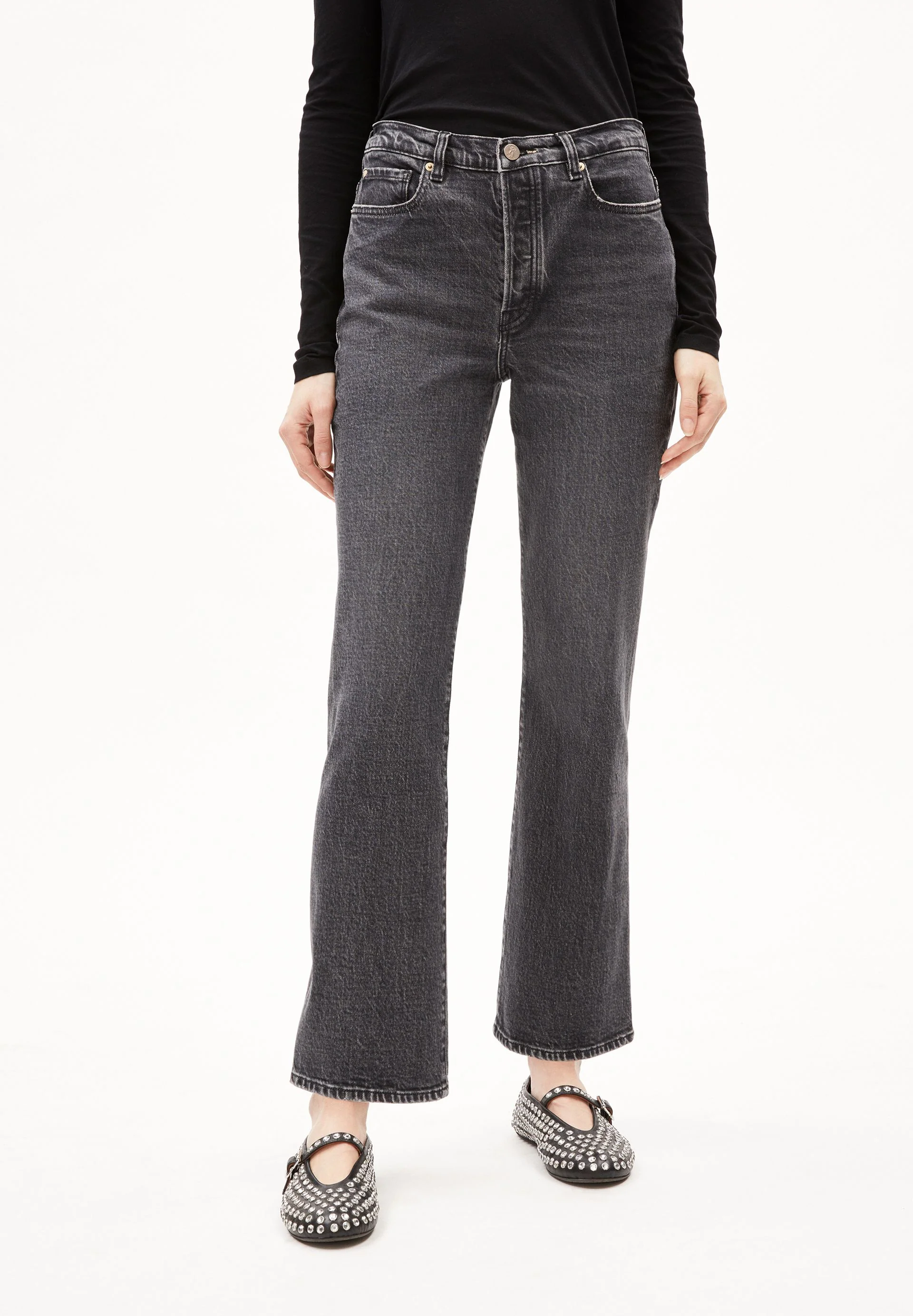 VELAARI | washed obsidian