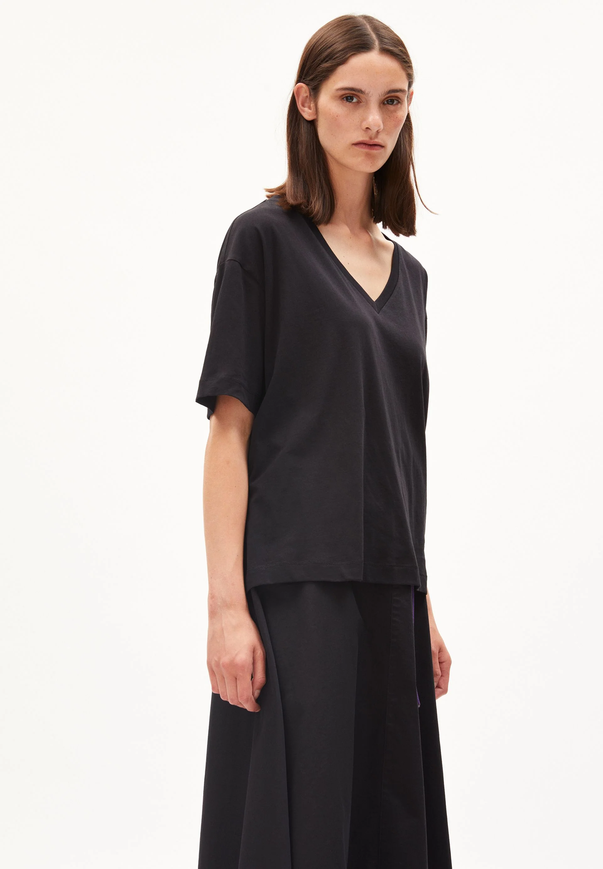DEMIKAA | black