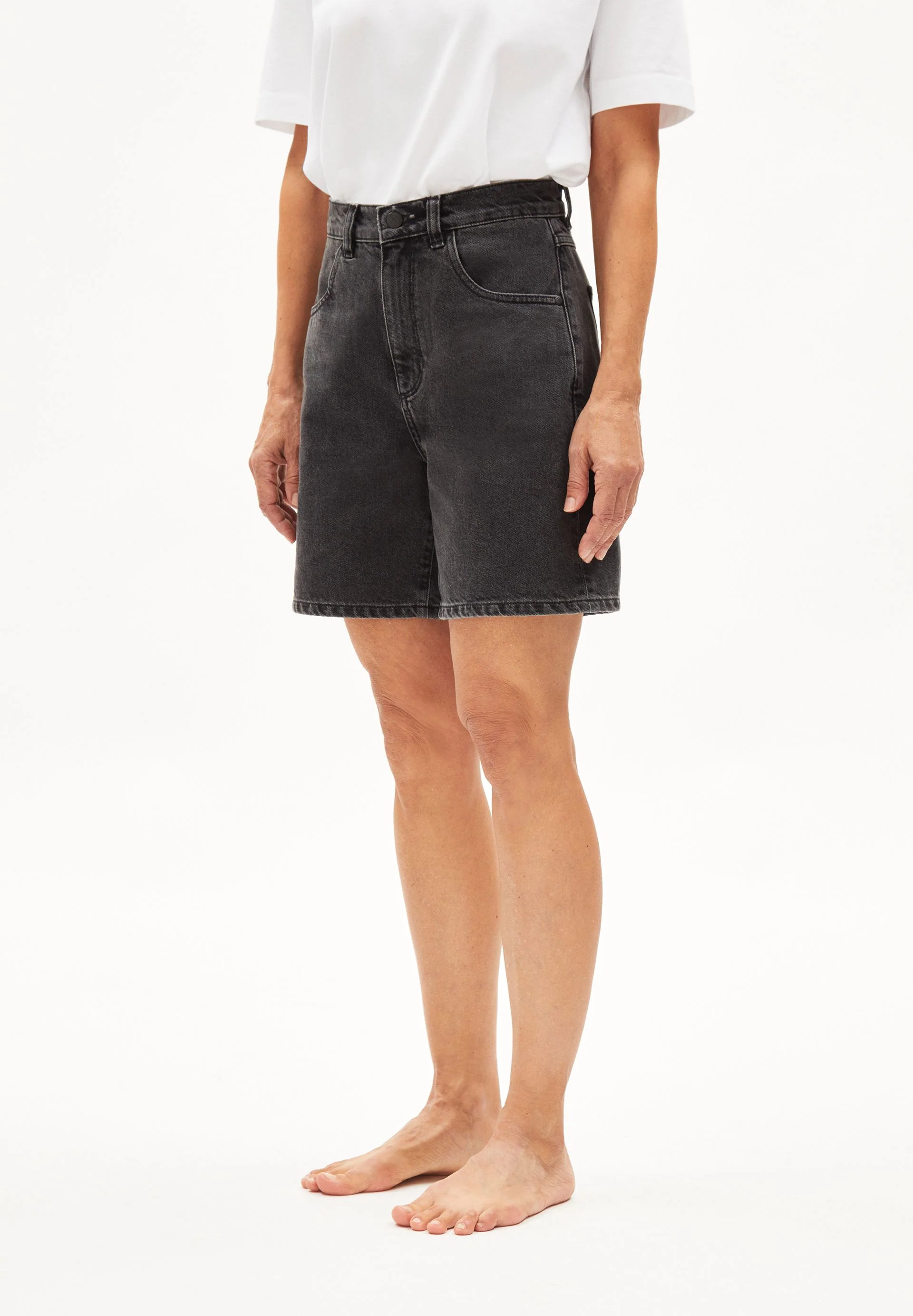 FREYMAA | ebony black