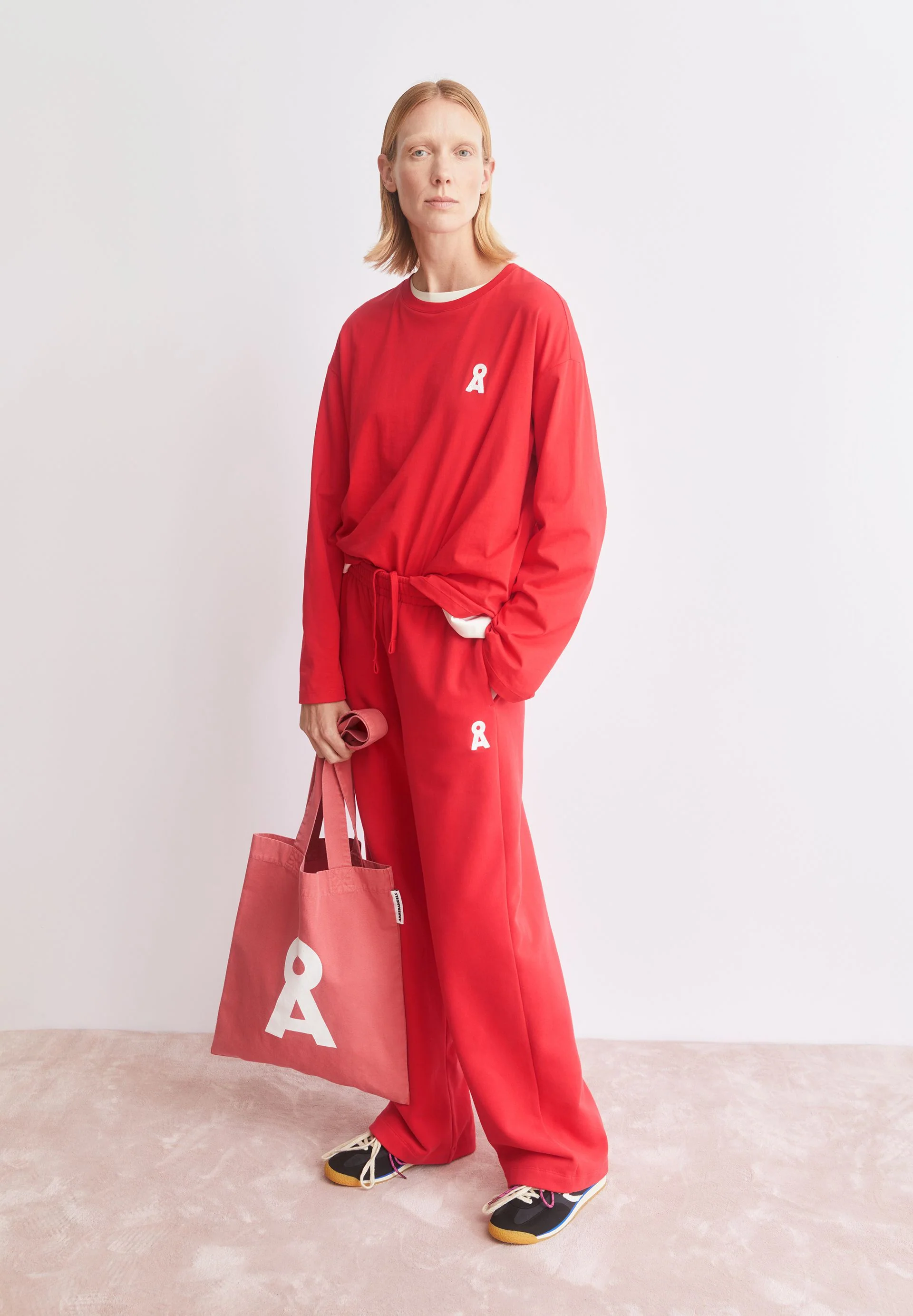 ICONIC Å IVAARA SWEATHOSE | mars red - Image 4
