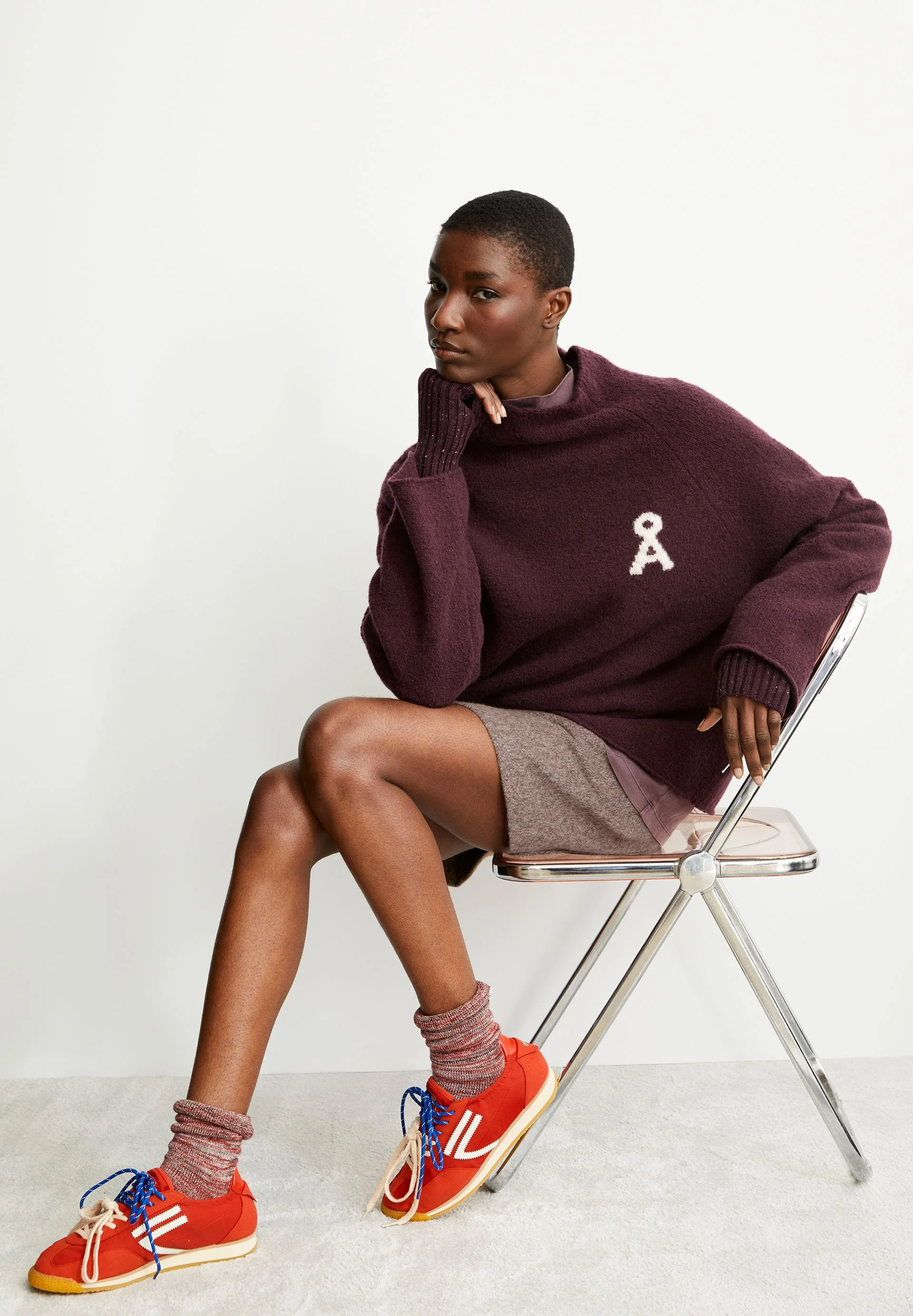 ICONIC Å BOUCLÉ STRICKPULLOVER | dark cranberry-oatmilk - Image 4