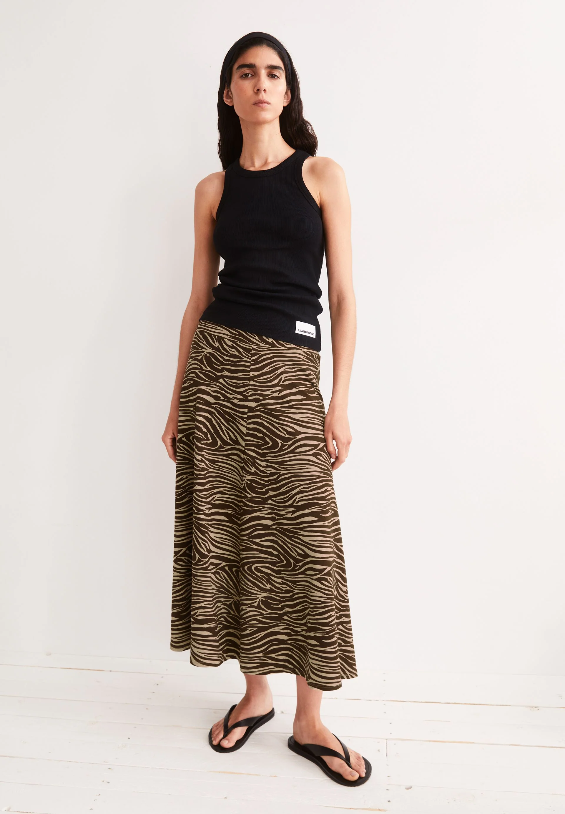 ILENIAA LARAA ZEBRA MUSTER | sandstone - Image 4