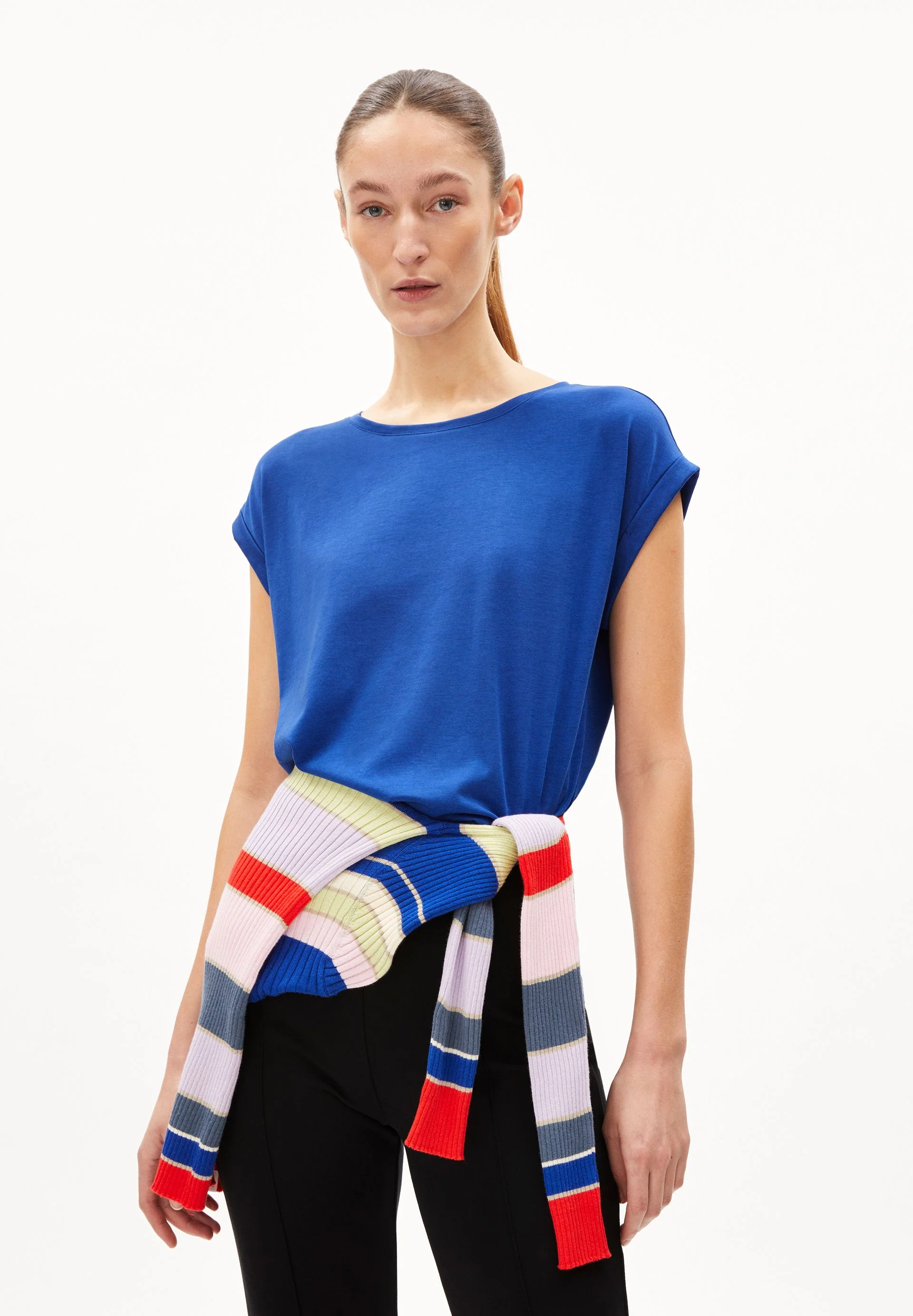 JILAANA T-SHIRT | dynamo blue