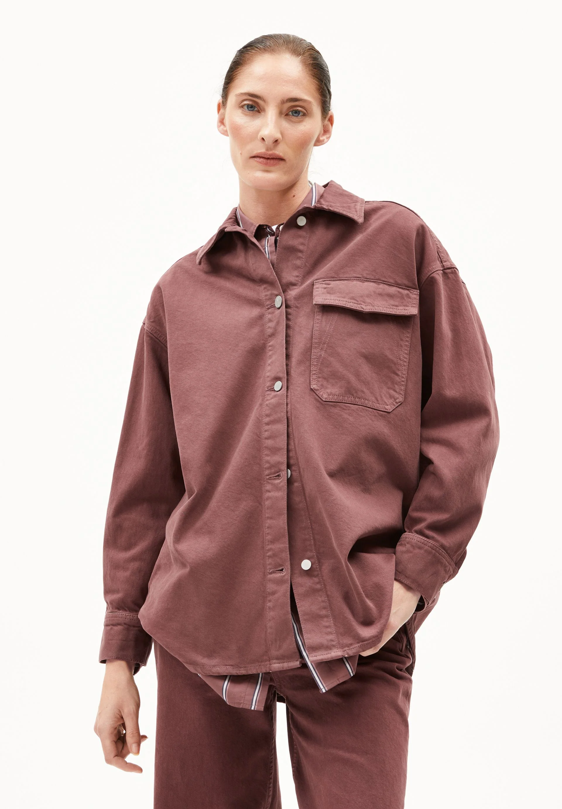 TAARAH JACKE | dark berry