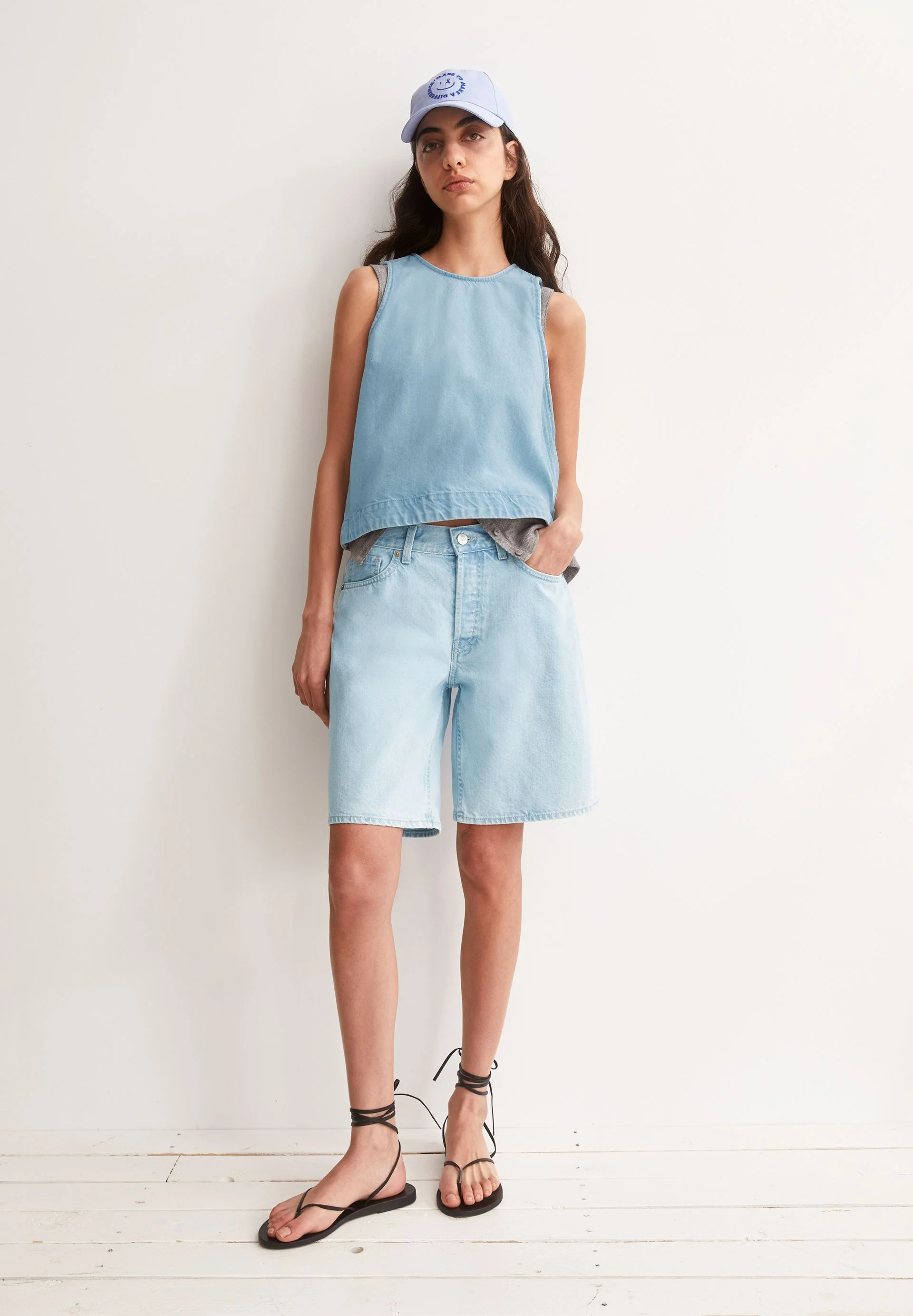 THAALINA MID WAIST JEANS-SHORTS | barrea - Image 4