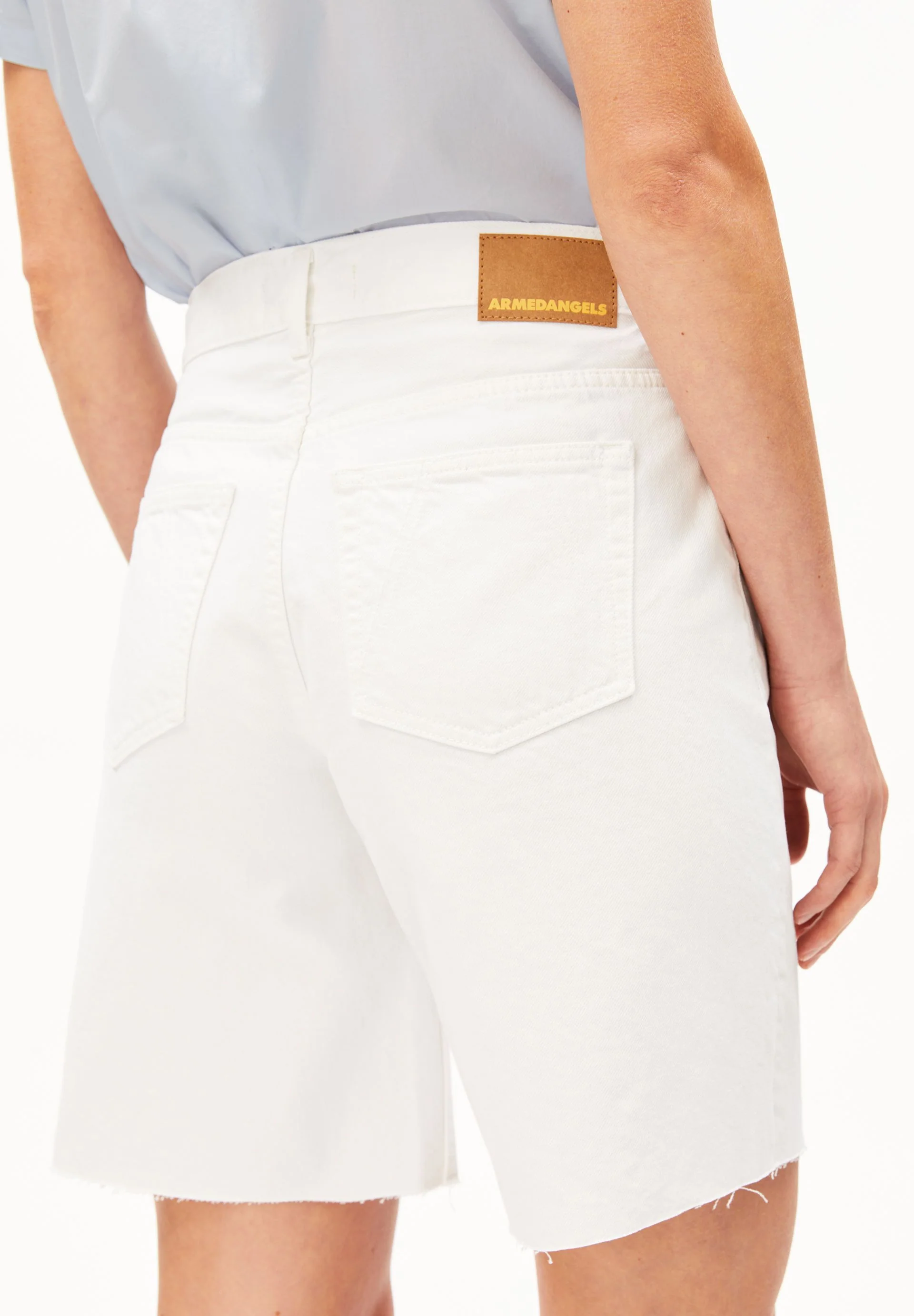 THAALINA MID WAIST JEANS-SHORTS | white - Image 3