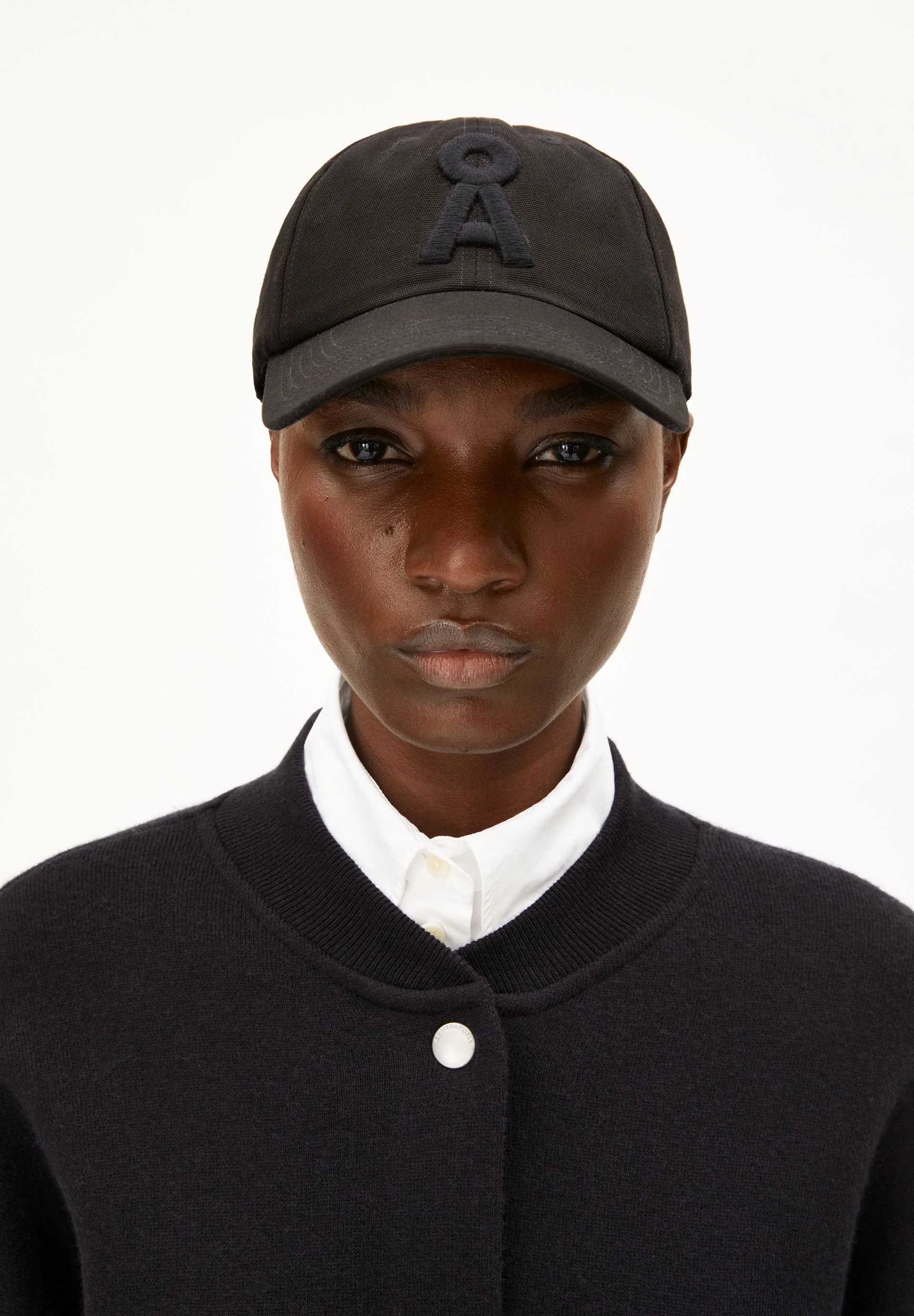 YENAAS LOGAA KAPPE | black-black