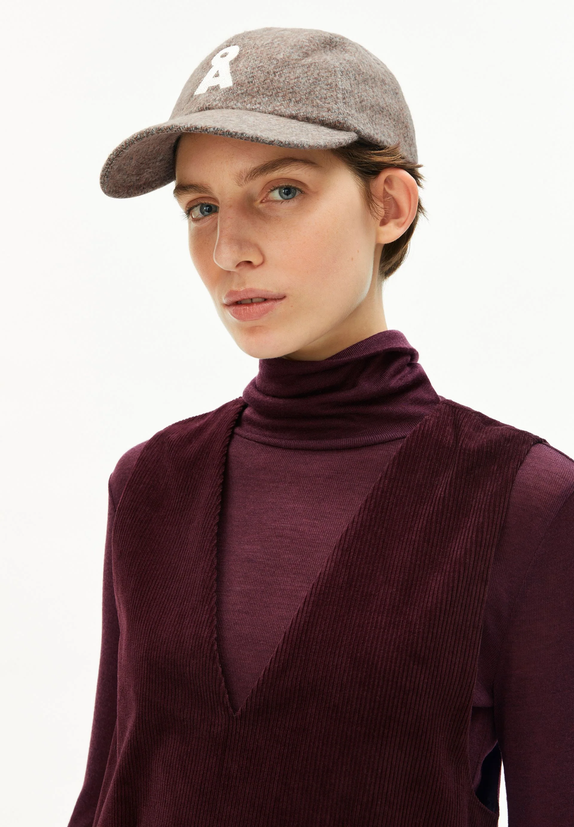 YENAAS TWEED